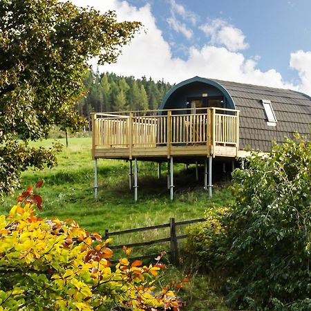 Villa Spectacular Mountain View Ecopod à Newtonmore Extérieur photo